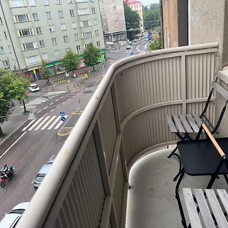 Valoisa Ja Tilava Kaupunkikoti 73 Nelioetae Helsinky
