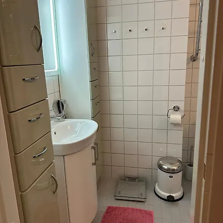 Valoisa Ja Tilava Kaupunkikoti 73 Nelioetae Helsinky