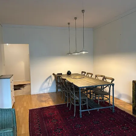 Valoisa Ja Tilava Kaupunkikoti 73 Nelioetae Apartament
