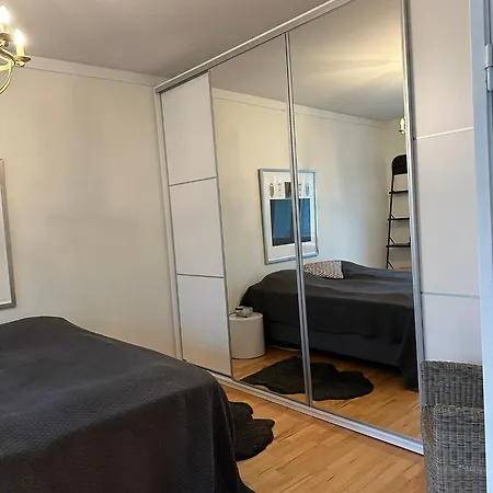 Valoisa Ja Tilava Kaupunkikoti 73 Nelioetae Apartament Helsinki